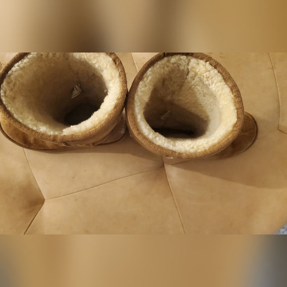 Ugg Clasic Tall Brown Color girls size 2 - Picture 5 of 6